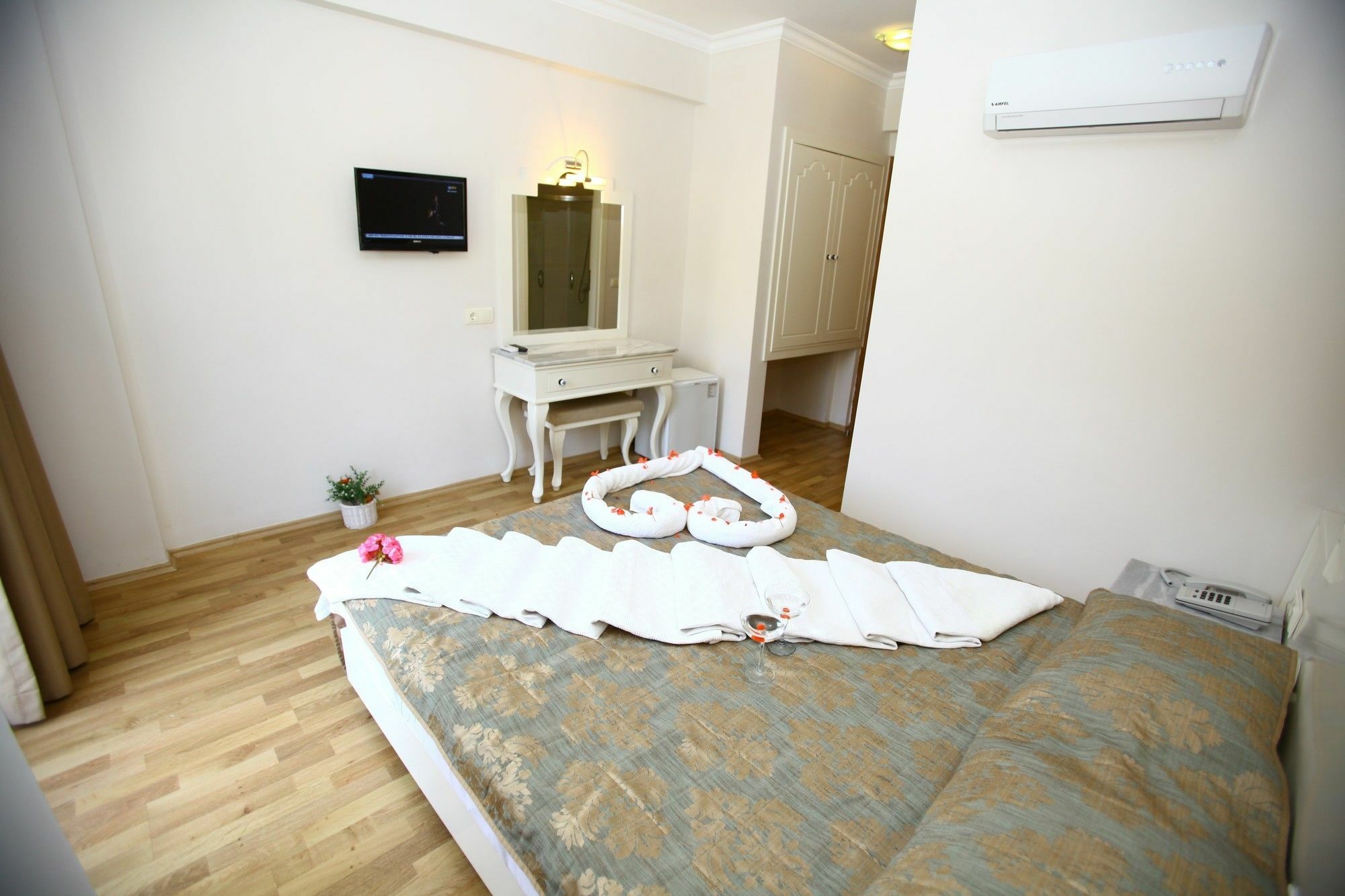 S3 Hotels Orange Ölüdeniz Exterior foto